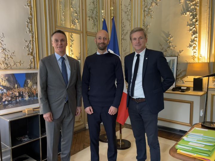 Dextera est avec Aurélien Mallet et Stanislas Guerini à Ministère Dextera est avec Aurélien Mallet et Stanislas Guerini à Ministère