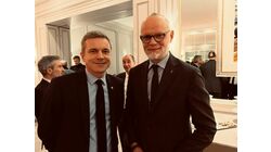 Remise de décoration de l'ordre national du mérite à Brigitte Gu